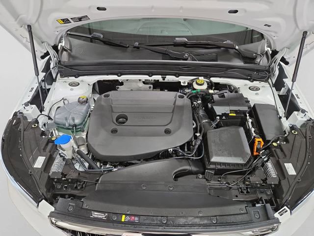 New 2025 Volvo XC40 B5 Plus w/ Protection Package Premier image 10