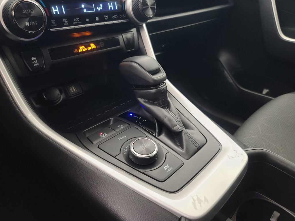 Used 2025 Toyota RAV4 XLE image 37