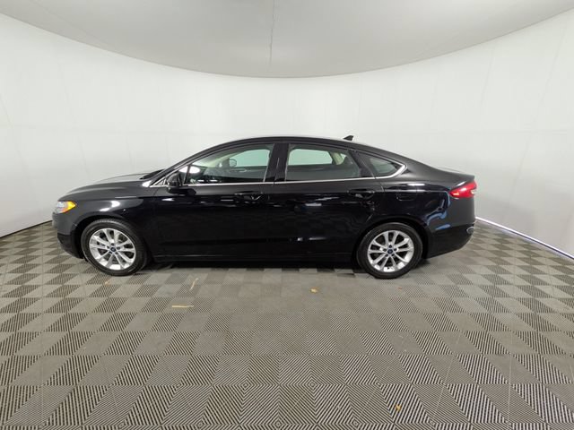 Used 2019 Ford Fusion SE FWD image 14