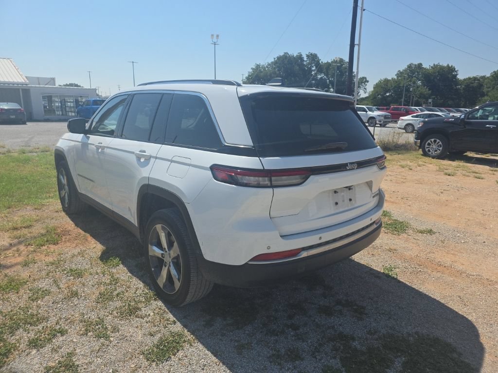 Used 2022 Jeep Grand Cherokee Limited RWD image 3