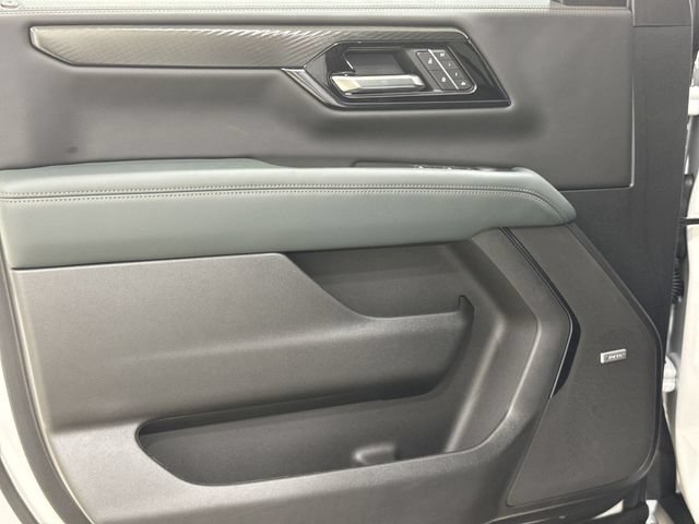 New 2026 GMC Yukon XL AT4 w/ LPO, Floor Liner Package AWD/4WD image 22