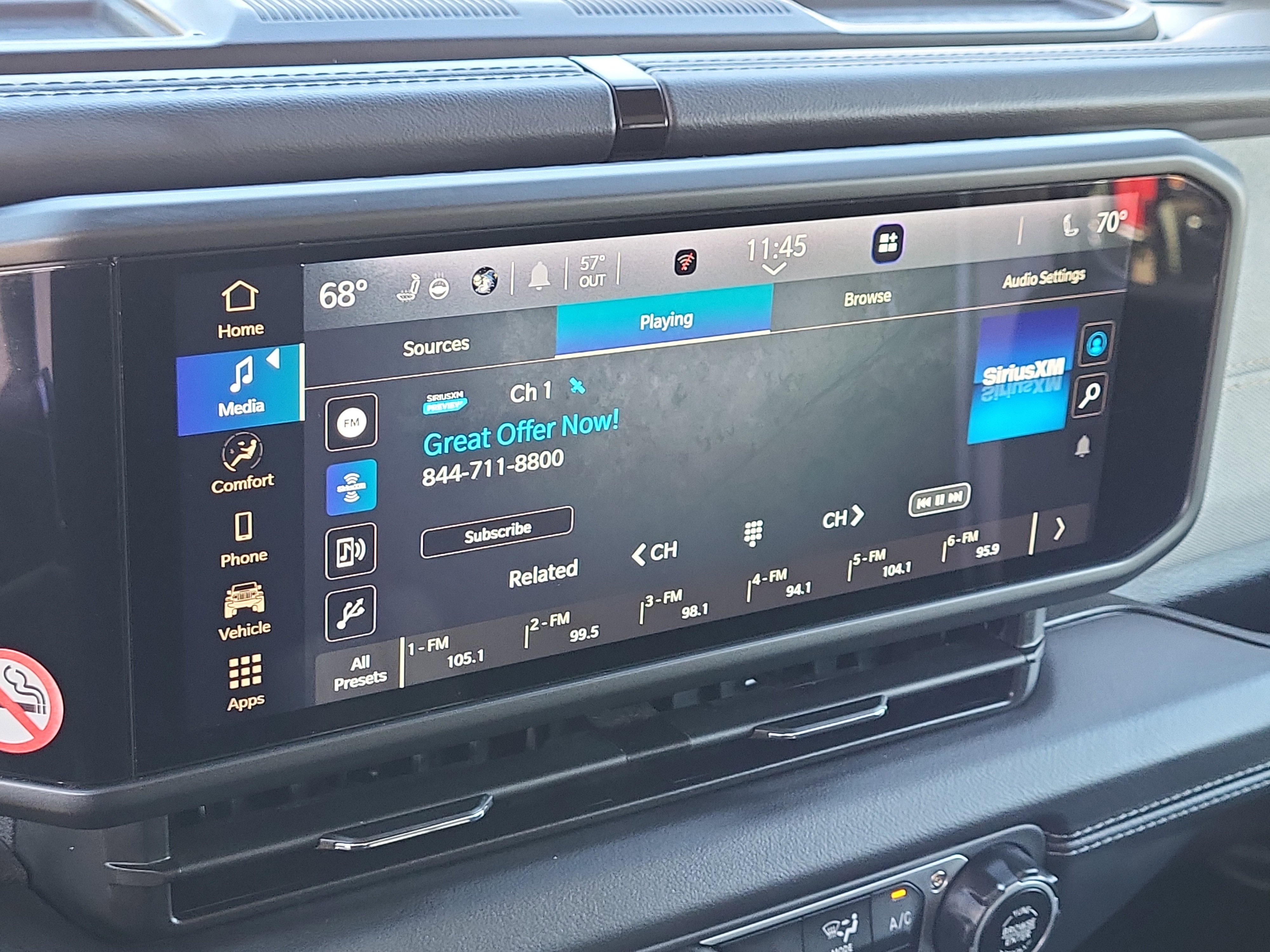 Used 2025 Jeep Wrangler Sahara image 13