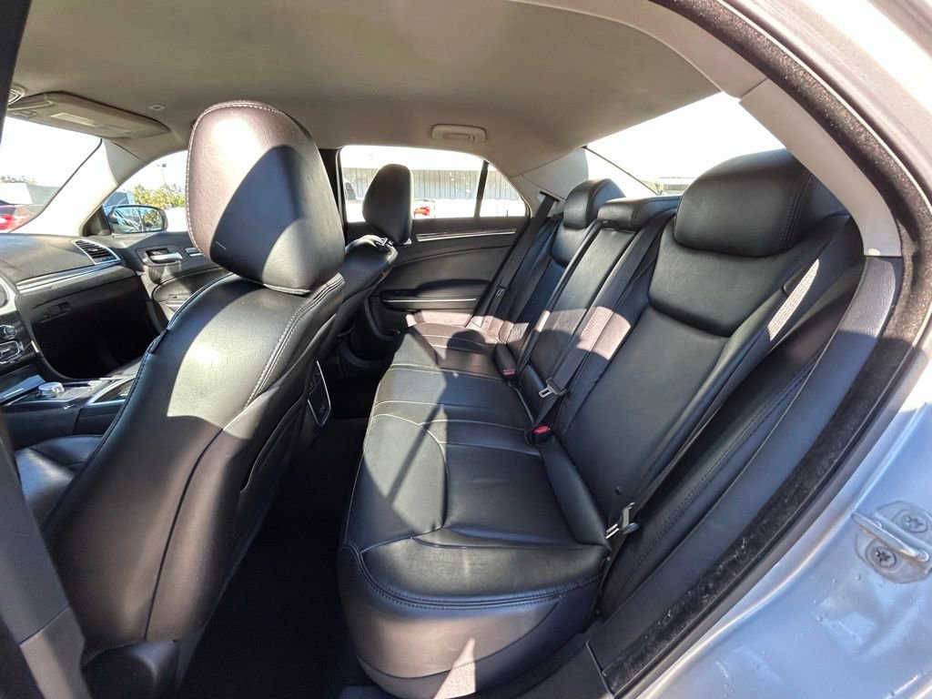 Used 2020 Chrysler 300 Touring L w/ Quick Order Package 2EF image 16