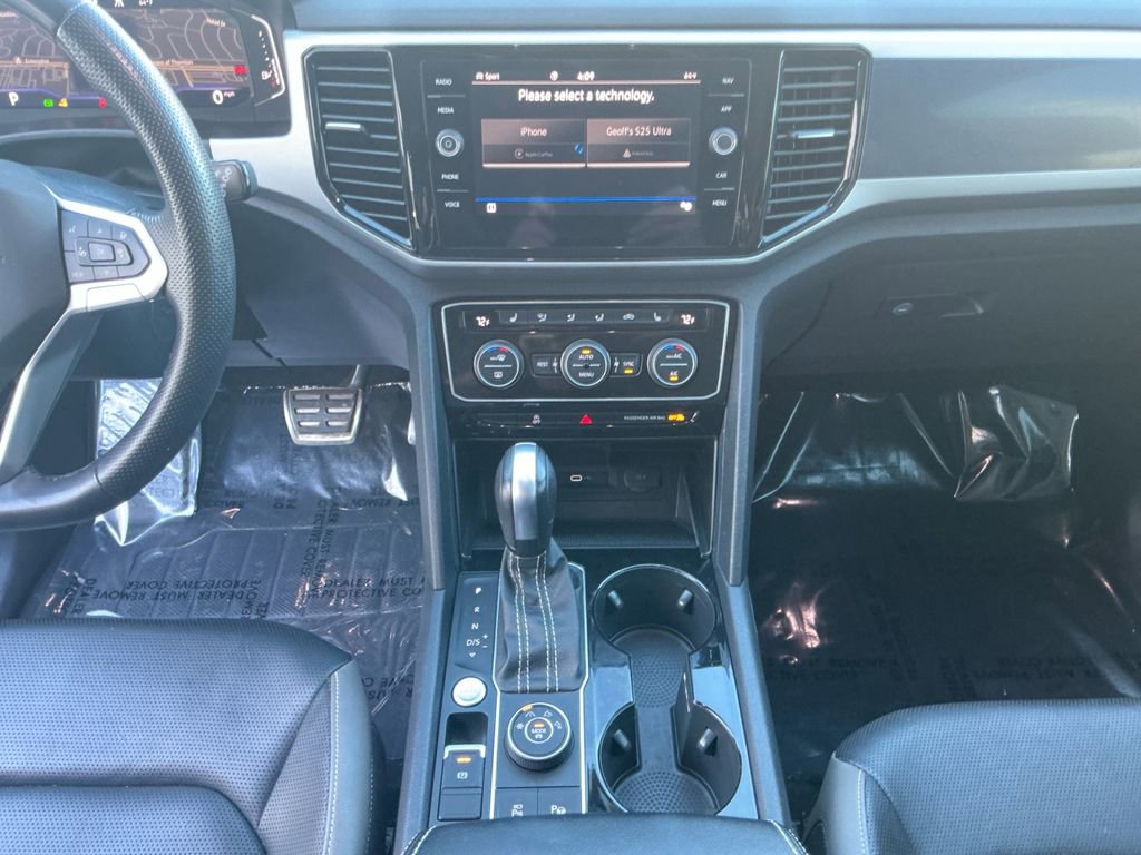 Used 2022 Volkswagen Atlas SEL Premium image 11