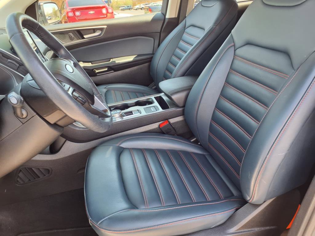 Used 2023 Ford Edge SEL w/ Sport Appearance Package image 3