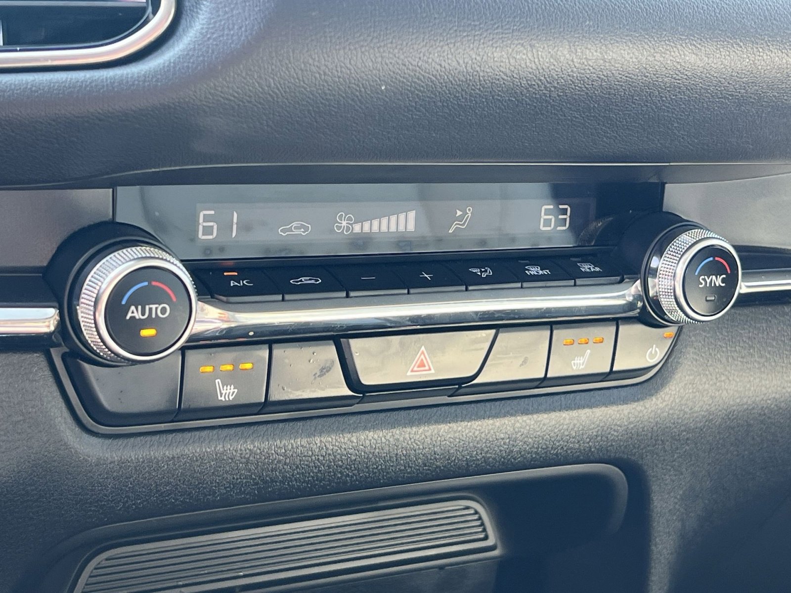 Used 2024 MAZDA CX-30 AWD 2.5 S w/ Premium Package image 29