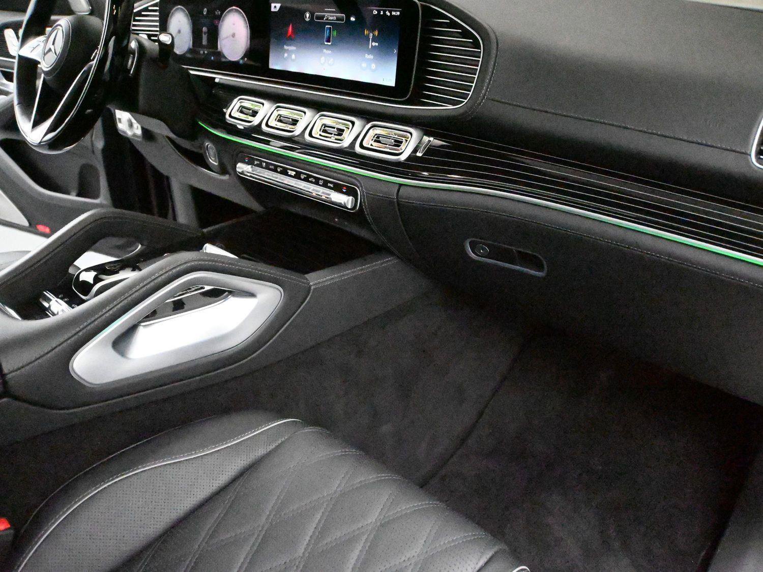 Used 2024 Mercedes-Benz Maybach GLS 600 4MATIC image 24