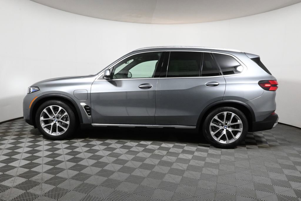 Used 2026 BMW X5 xDrive50e w/ Premium Package image 2