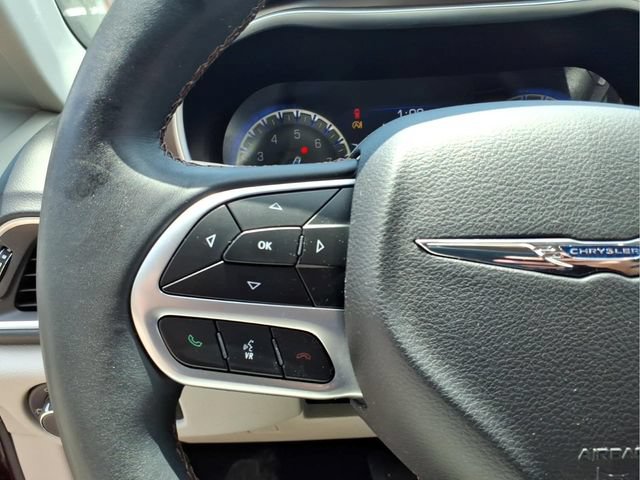 Used 2017 Chrysler Pacifica Touring-L Plus FWD image 19