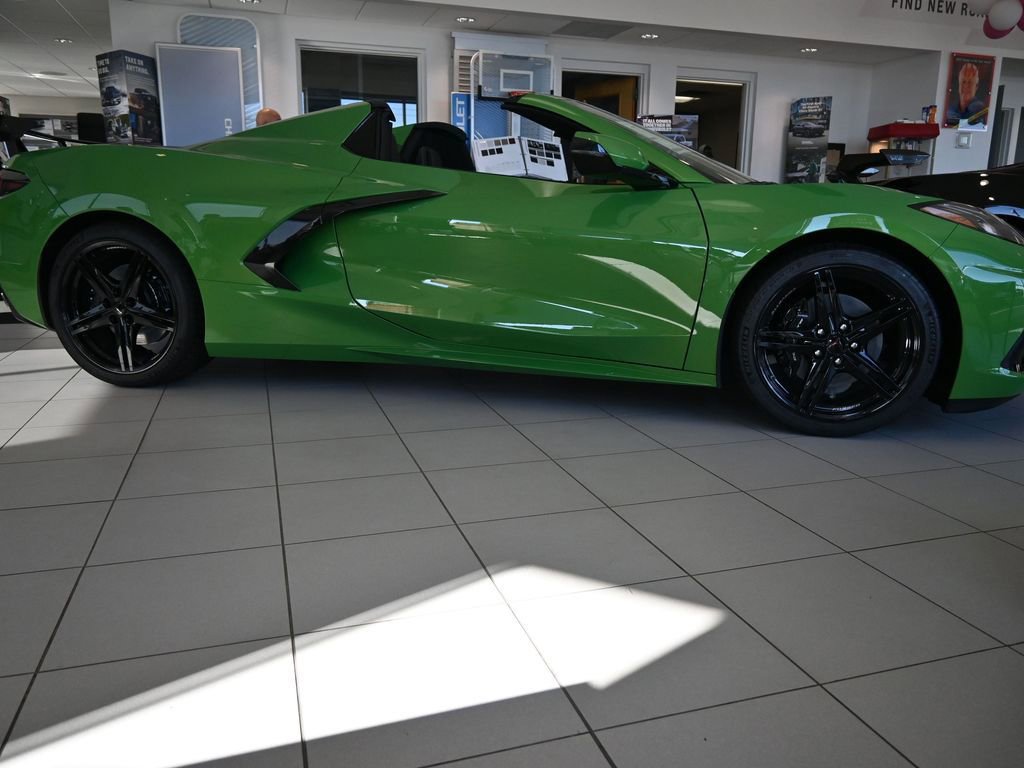 New 2026 Chevrolet Corvette Stingray Convertible w/ 1LT image 3