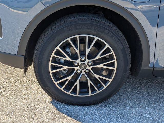 Used 2024 Ford Escape SE image 4