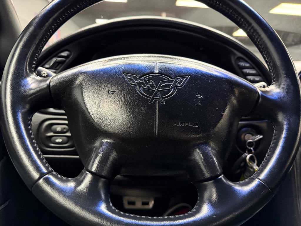 Used 2004 Chevrolet Corvette Convertible w/ Preferred Equipment Group RWD image 22