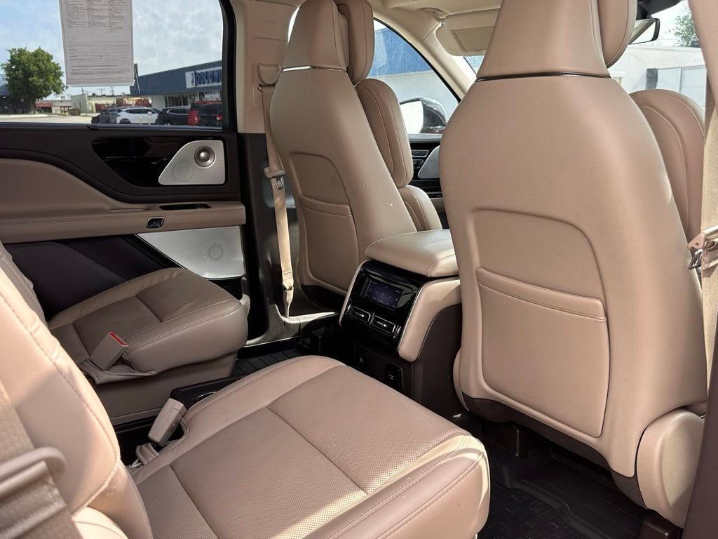 Used 2021 Lincoln Aviator Reserve w/ Equipment Group 201A AWD/4WD image 22