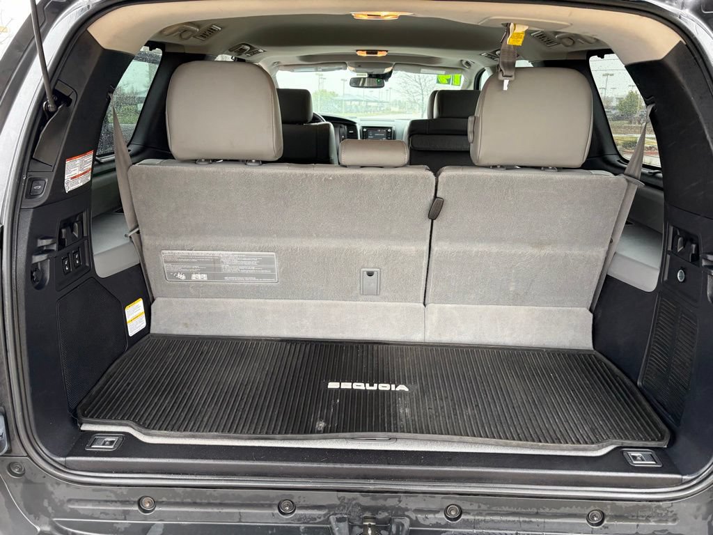 Used 2019 Toyota Sequoia Limited w/ Safety & Convenience Package AWD/4WD image 21