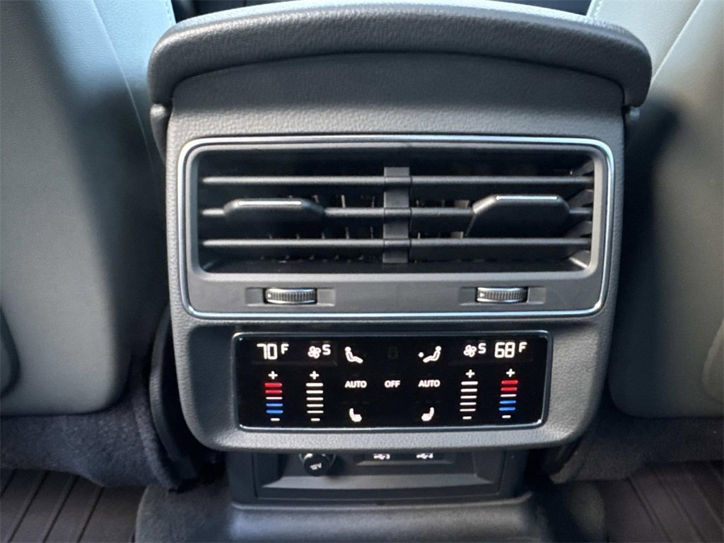 Used 2019 Audi Q8 Premium Plus w/ Premium Plus image 15