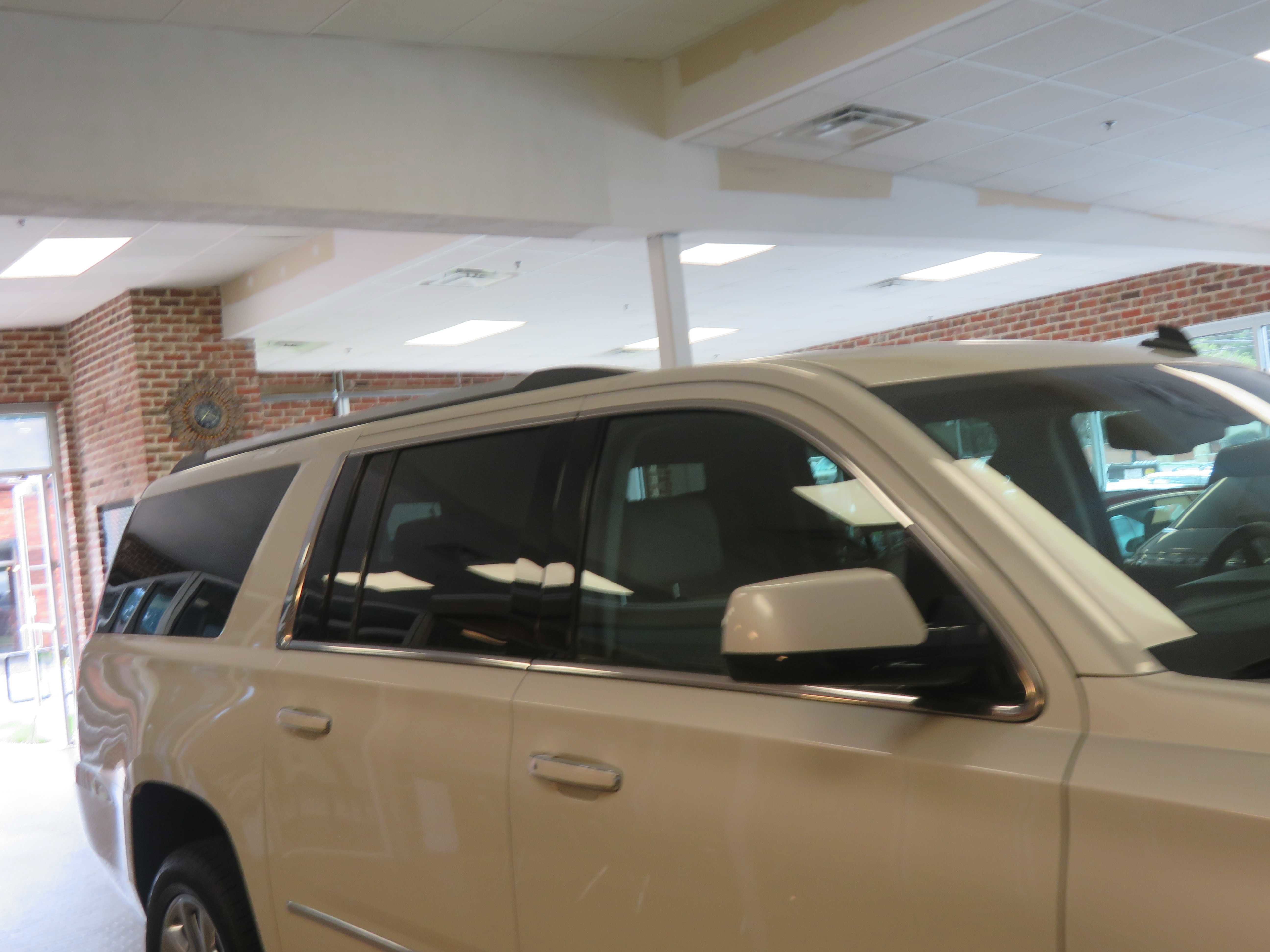 Used 2015 GMC Yukon XL Denali w/ Touring Package AWD/4WD image 65
