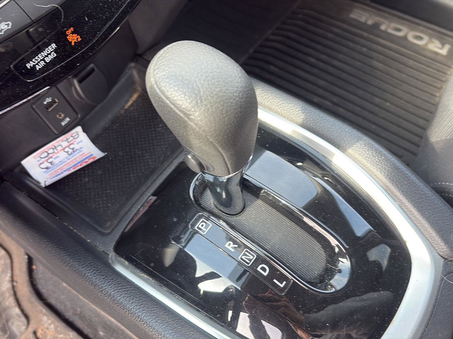 Used 2015 Nissan Rogue SV image 28