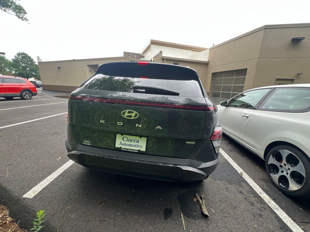Certified 2024 Hyundai Kona SEL AWD/4WD image 8