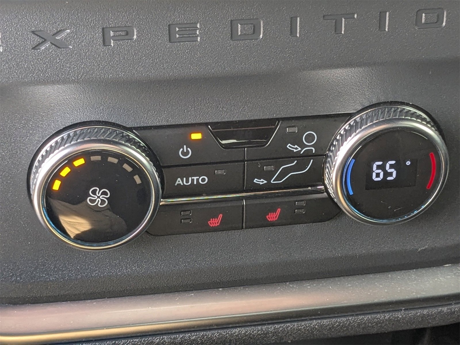 Used 2025 Ford Expedition Max Platinum w/ Stealth Performance Package image 16