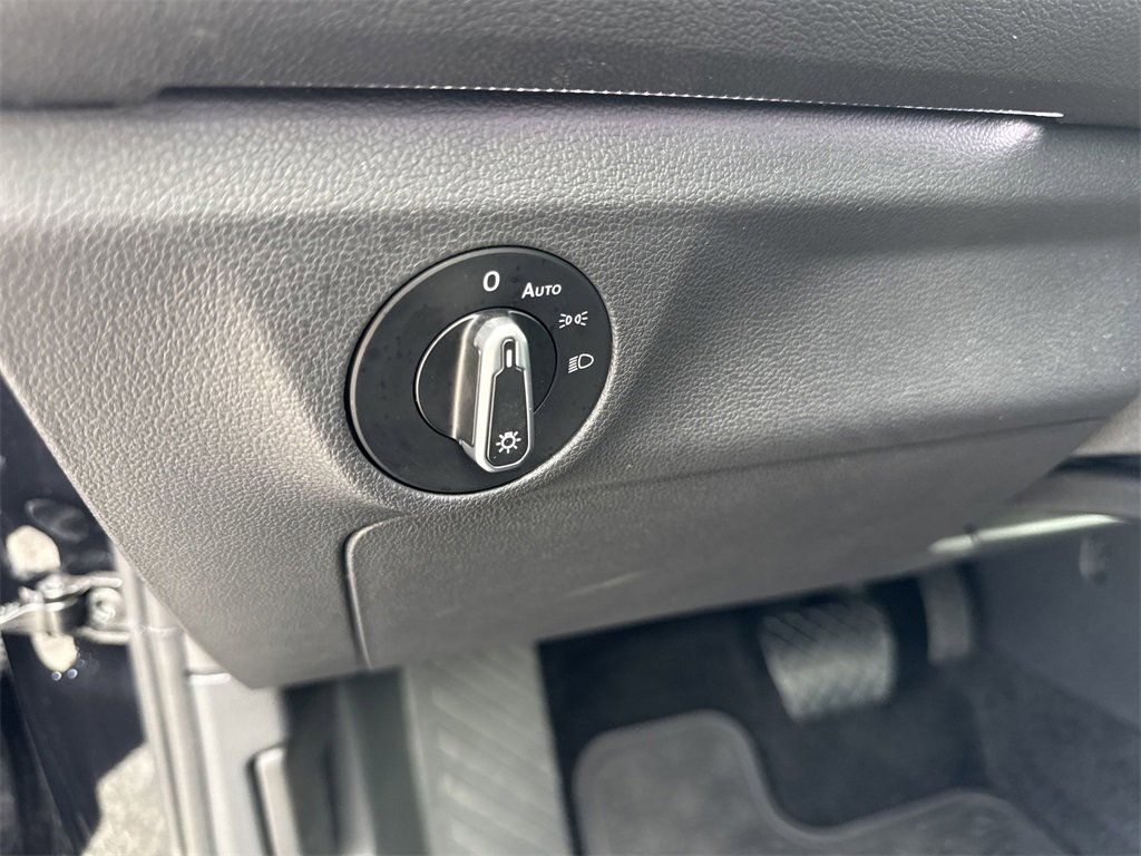 Used 2024 Volkswagen Jetta SEL image 21