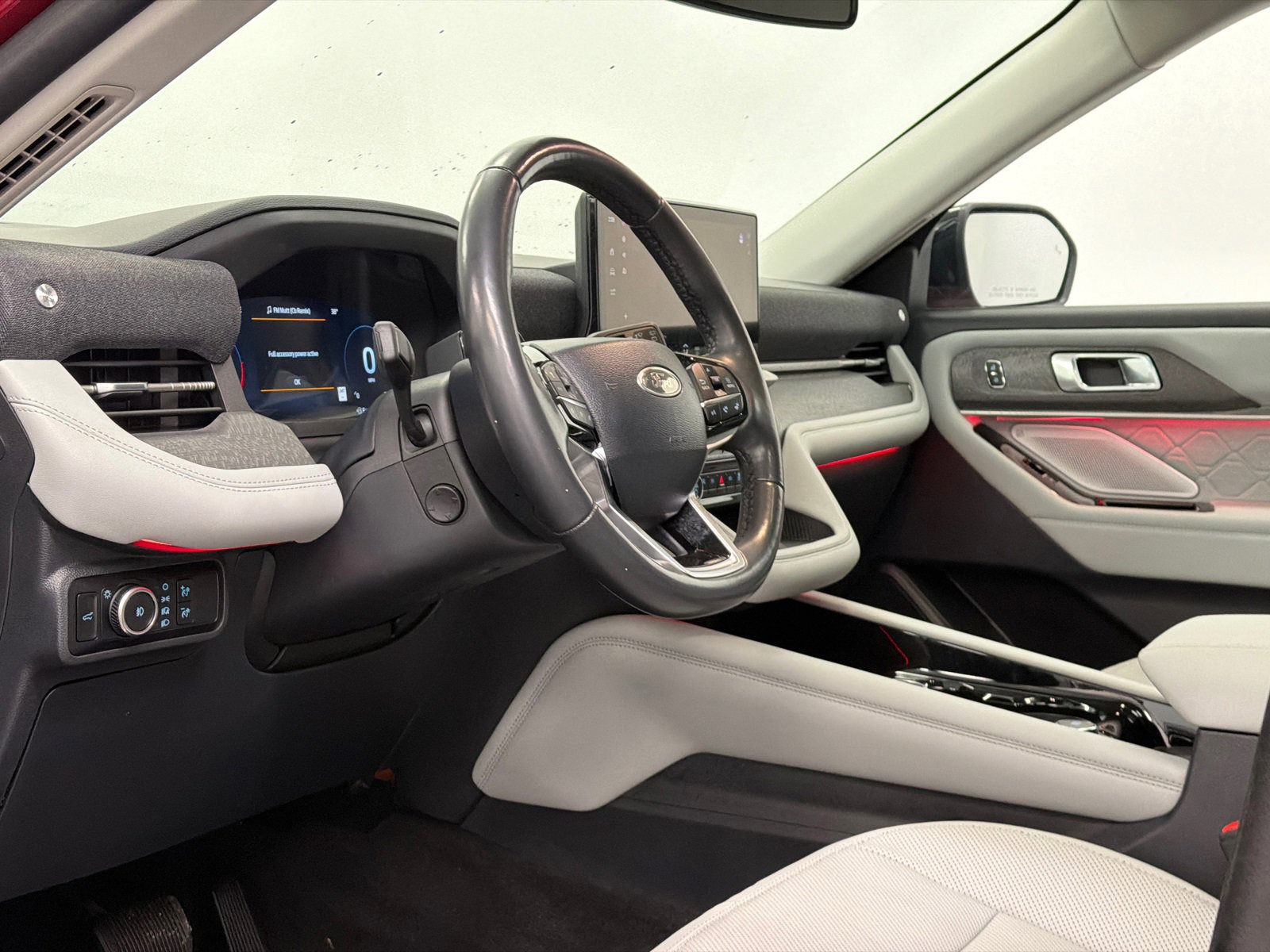 Used 2025 Ford Explorer Platinum w/ Ultimate Package image 15