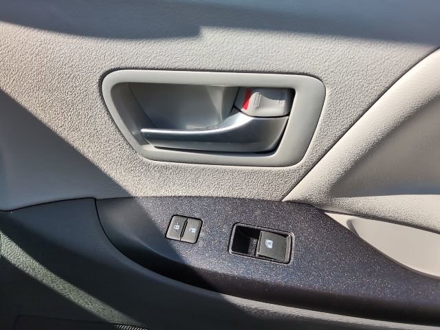 Used 2020 Toyota Sienna LE w/ LE Preferred Package AWD/4WD image 23