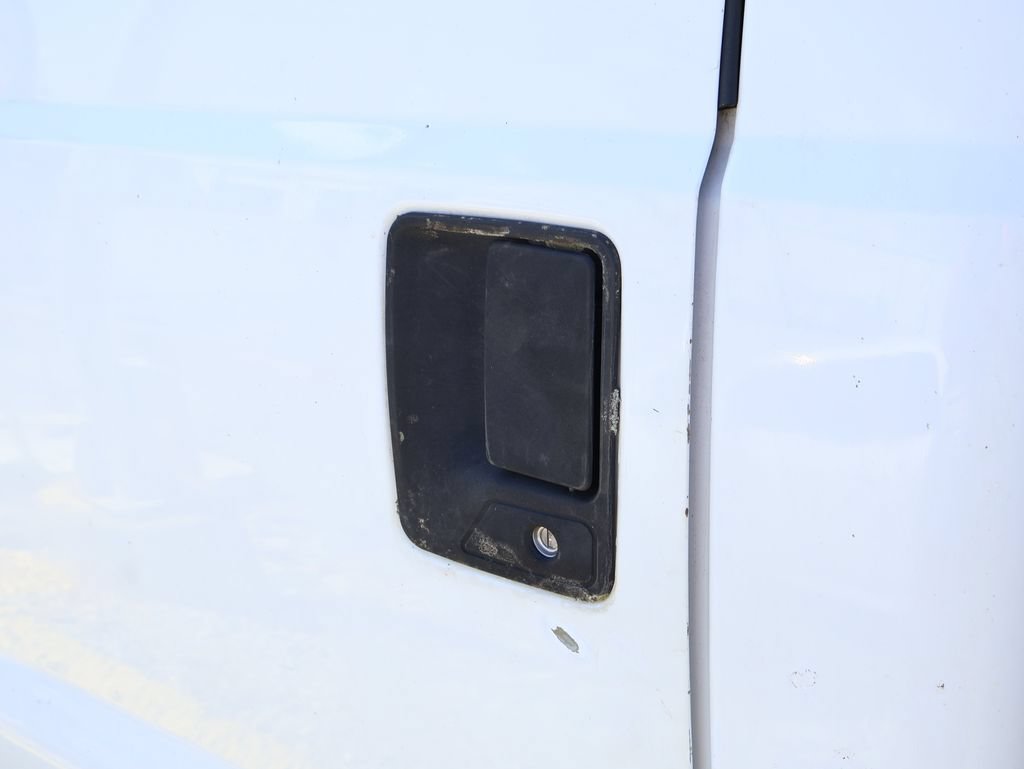 Used 2005 Ford F250 2WD Regular Cab Super Duty image 24