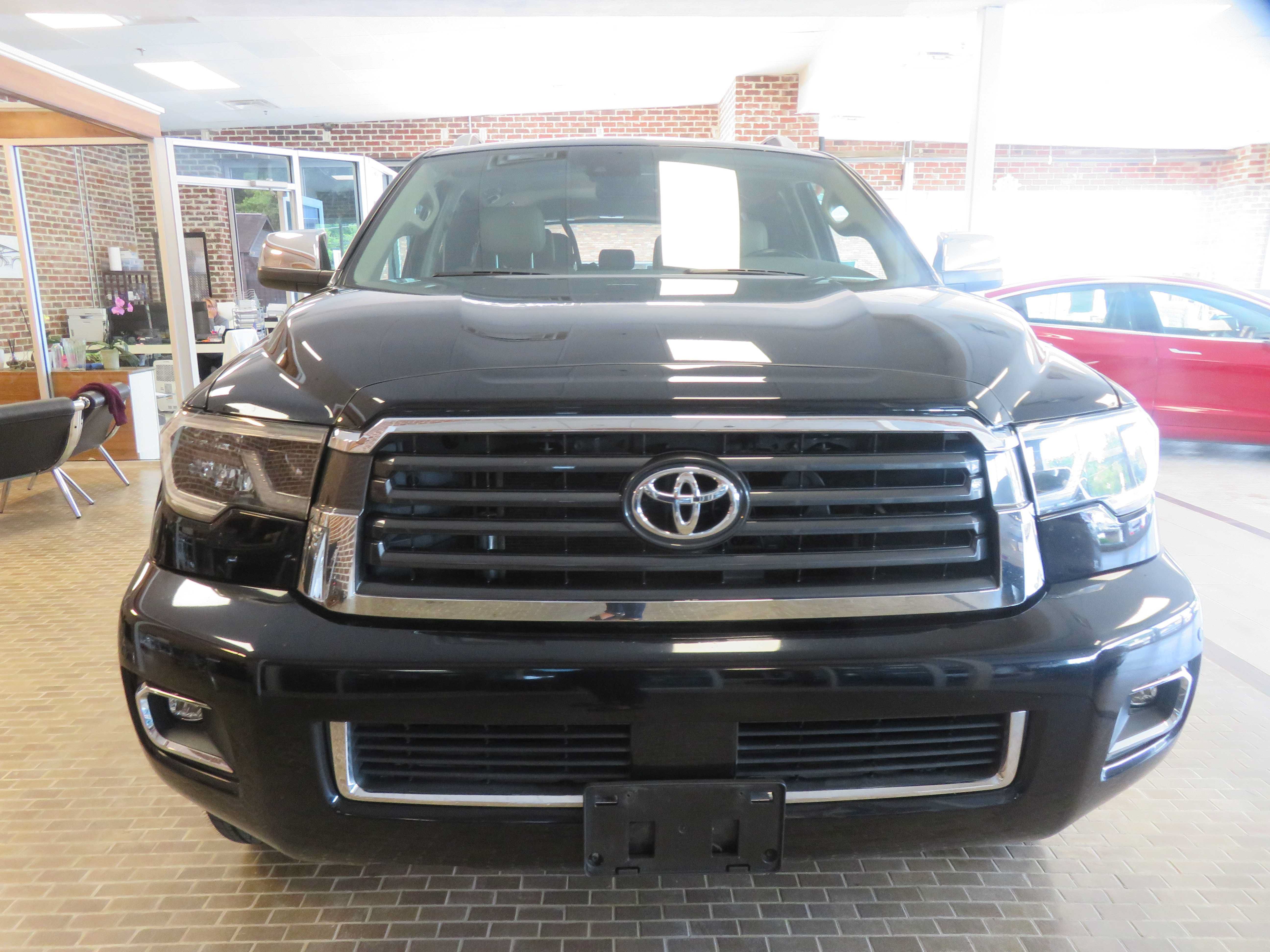 Used 2020 Toyota Sequoia Limited w/ Safety & Convenience Package AWD/4WD image 74