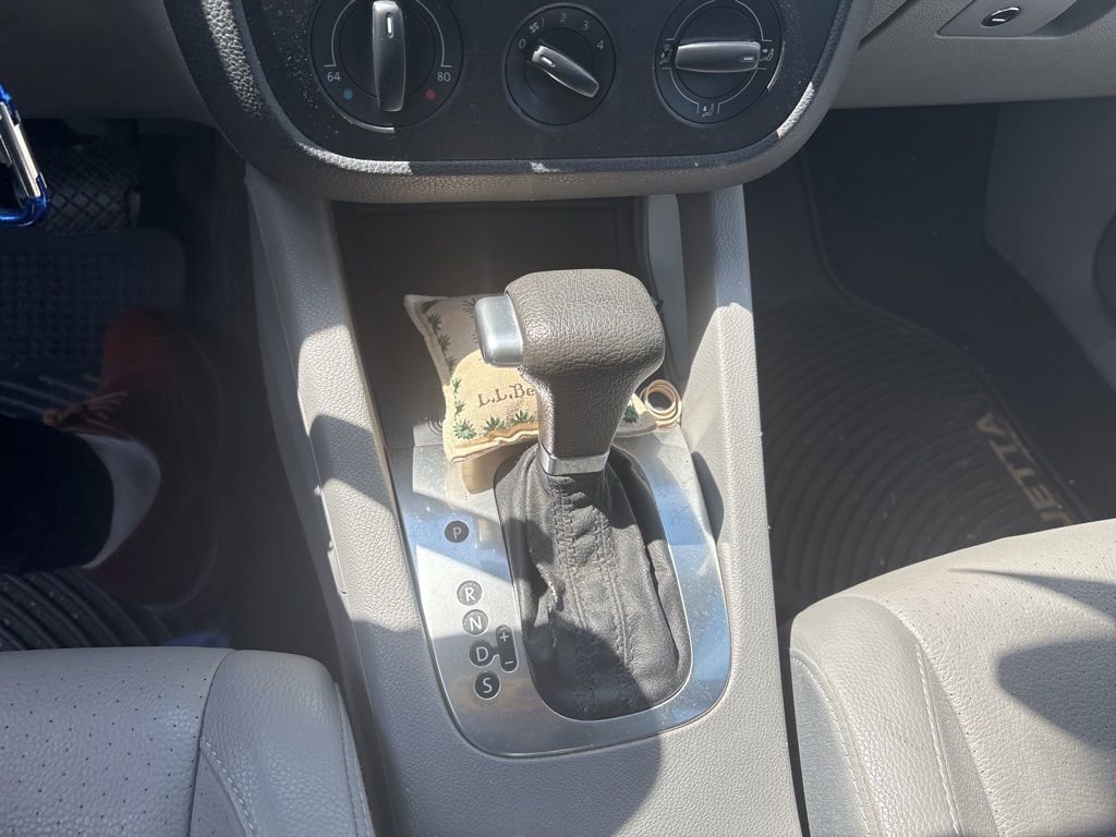 Used 2007 Volkswagen Jetta Wolfsburg Edition FWD image 6