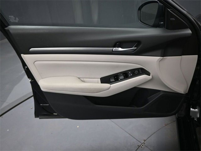 Used 2025 Nissan Altima 2.5 SL image 12