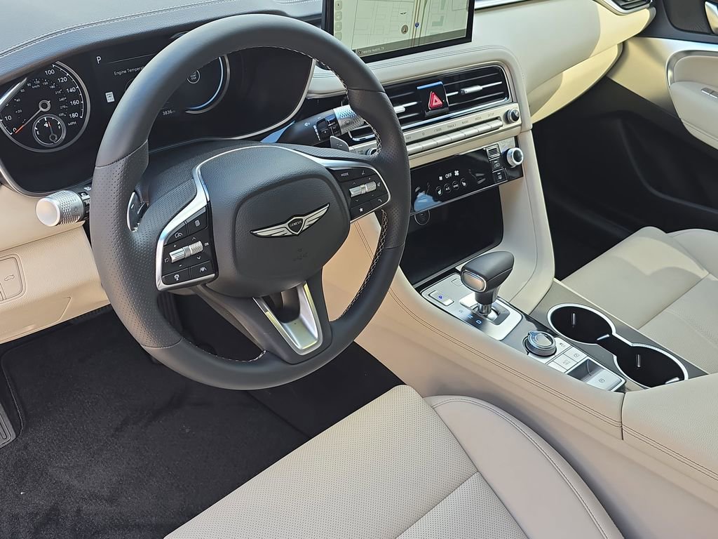 Used 2026 Genesis G70 2.5T image 15