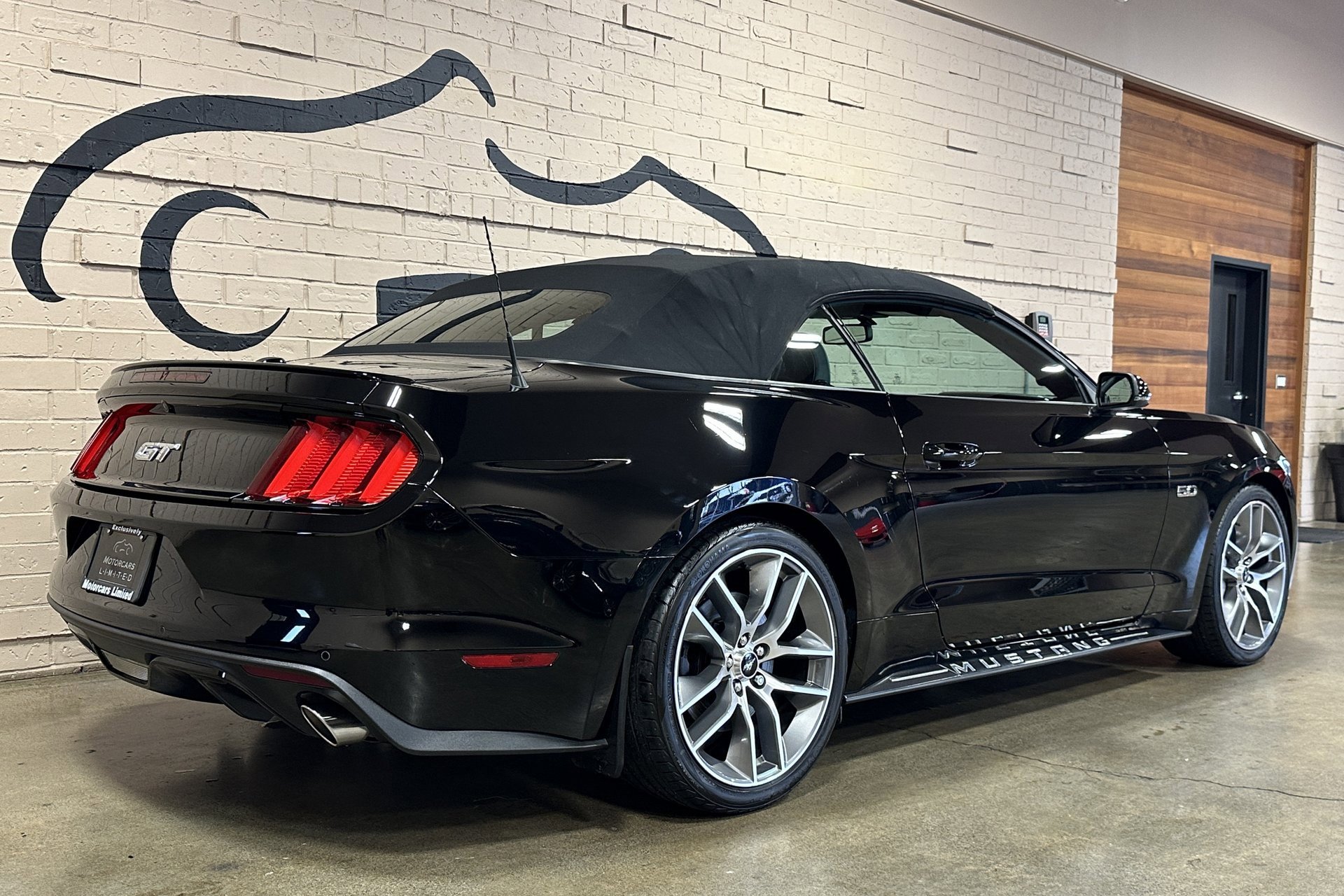 Used 2017 Ford Mustang GT Premium w/ Equipment Group 401A image 6