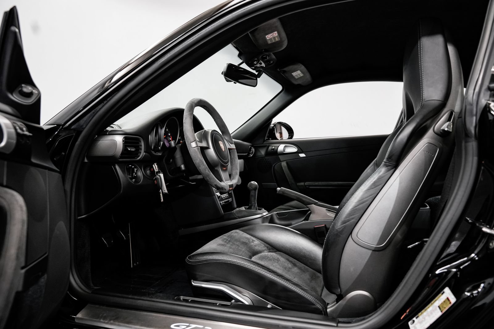 Used 2010 Porsche 911 GT3 RWD image 16