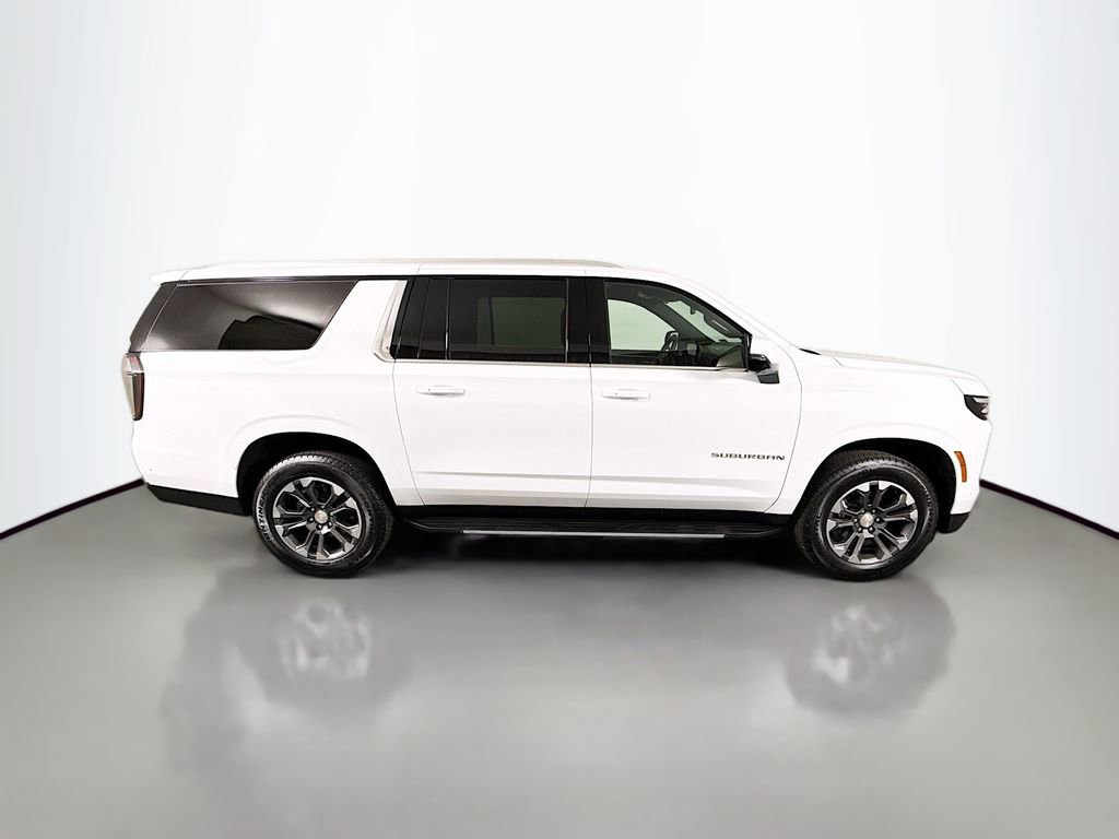 Used 2025 Chevrolet Suburban LT w/ Comfort Package AWD/4WD image 8