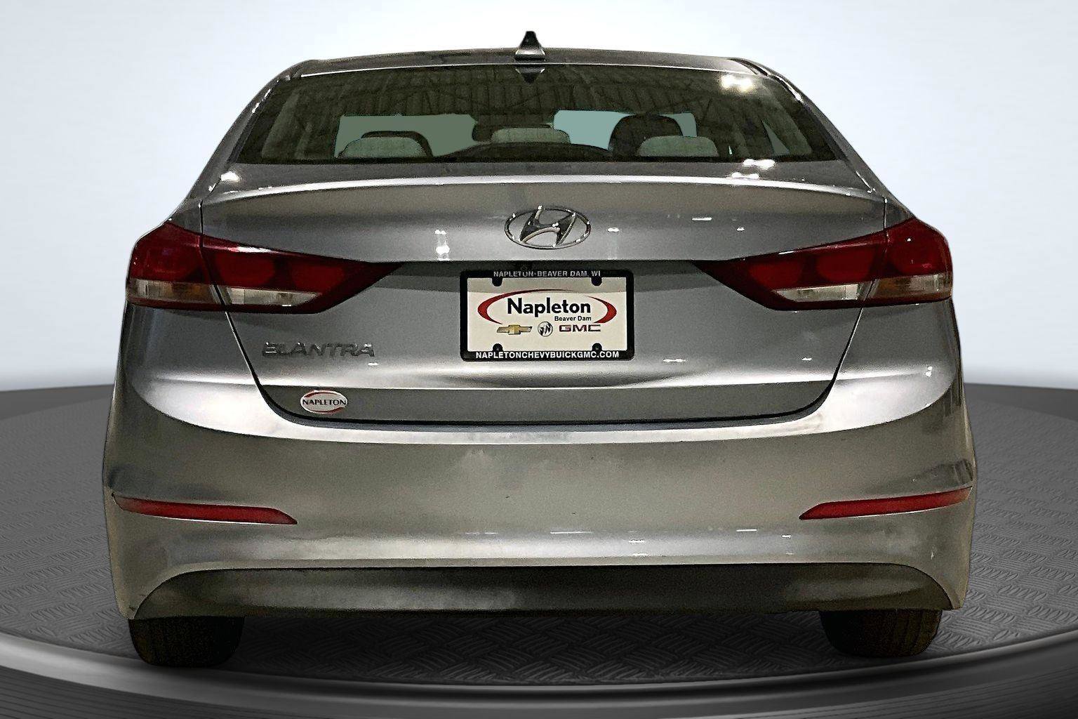 Used 2017 Hyundai Elantra SE FWD image 4