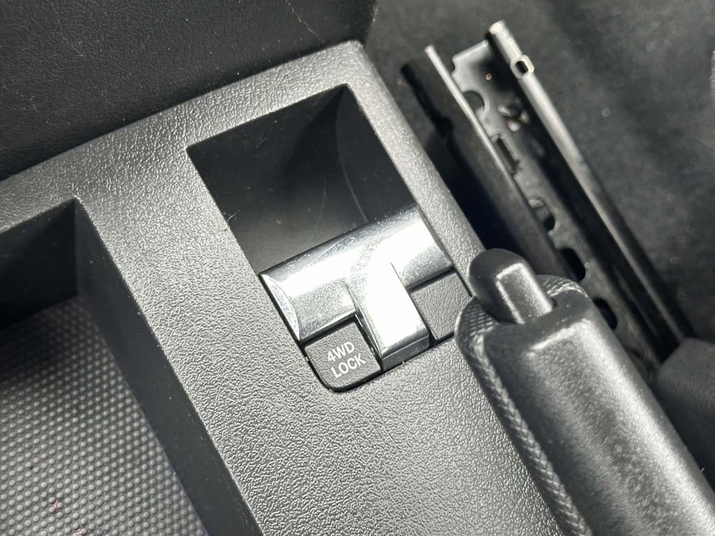 Used 2007 Jeep Compass Sport image 28