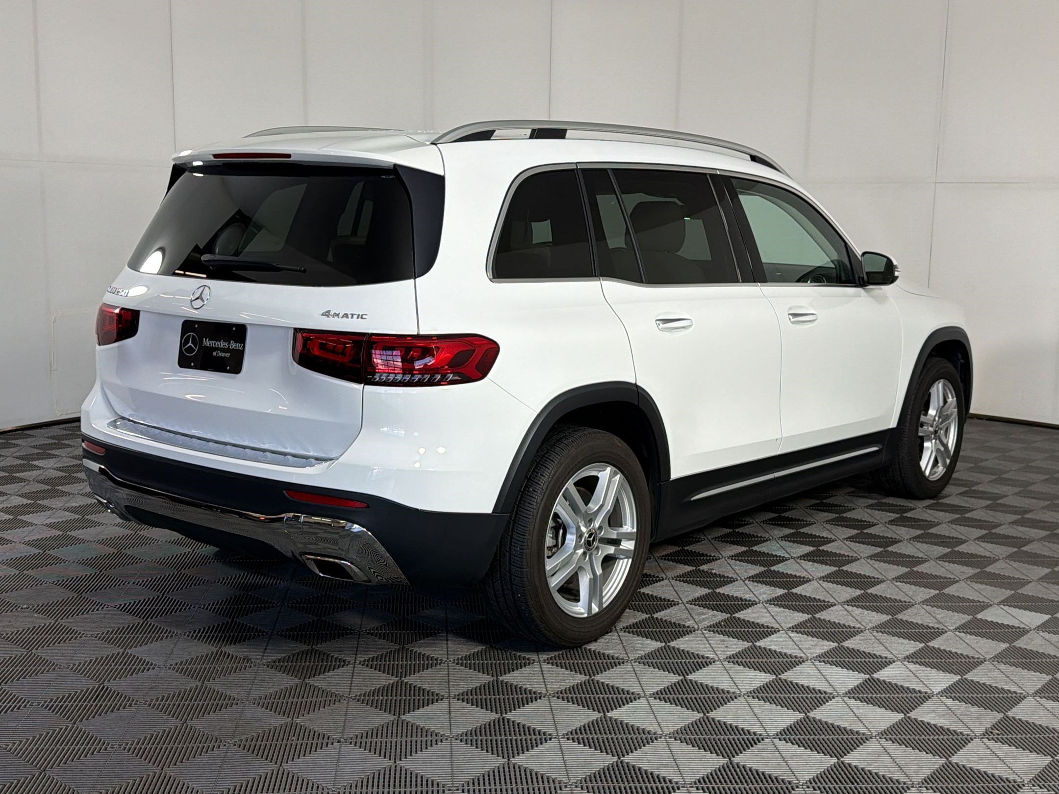 Used 2022 Mercedes-Benz GLB 250 4MATIC image 9