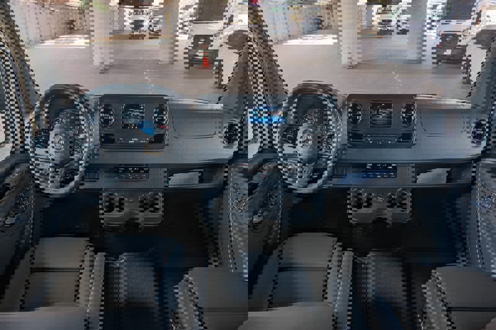 Used 2024 Mercedes-Benz Sprinter 2500 image 13