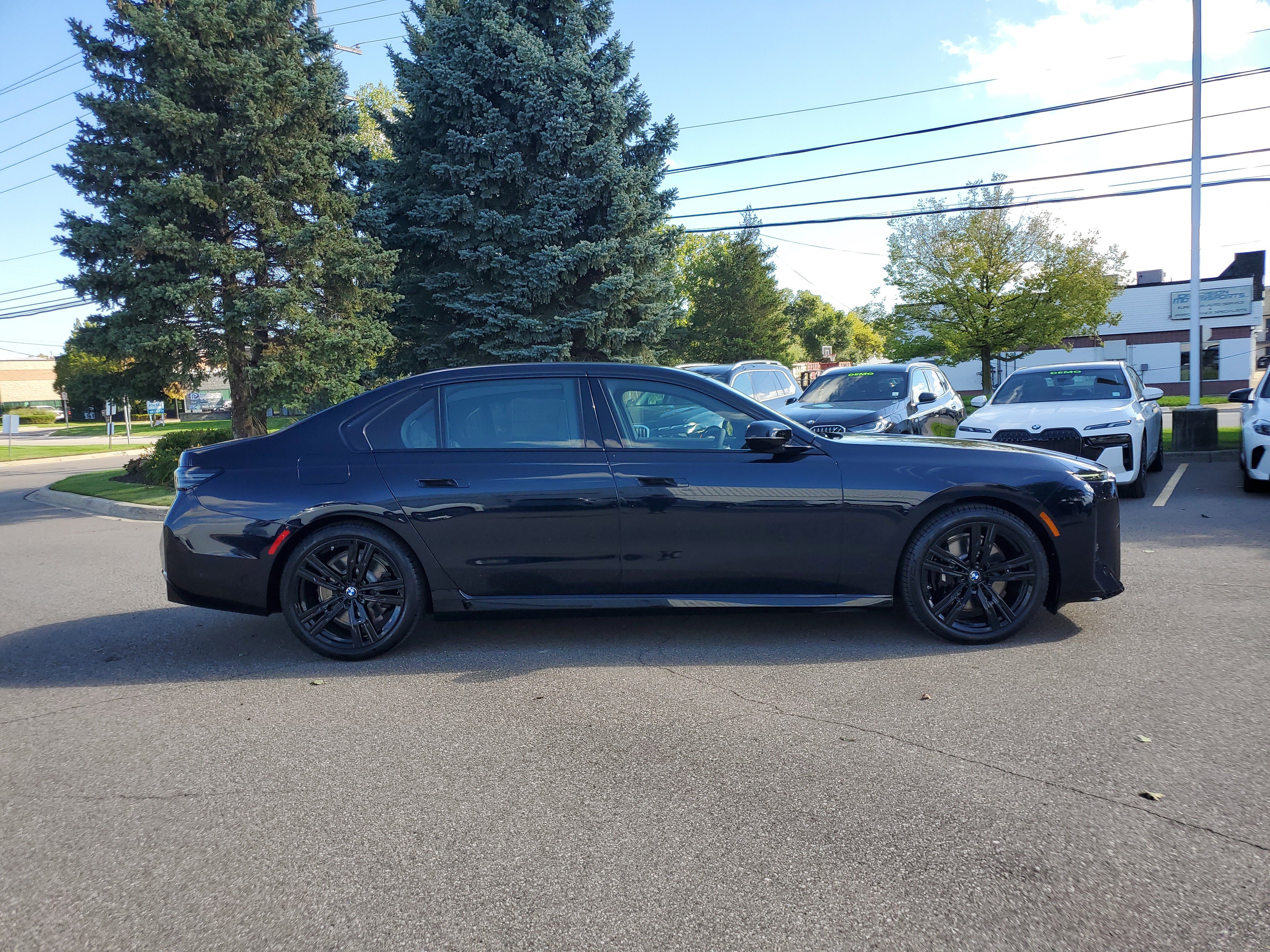 New 2027 BMW 740i xDrive w/ Executive Package AWD/4WD image 6