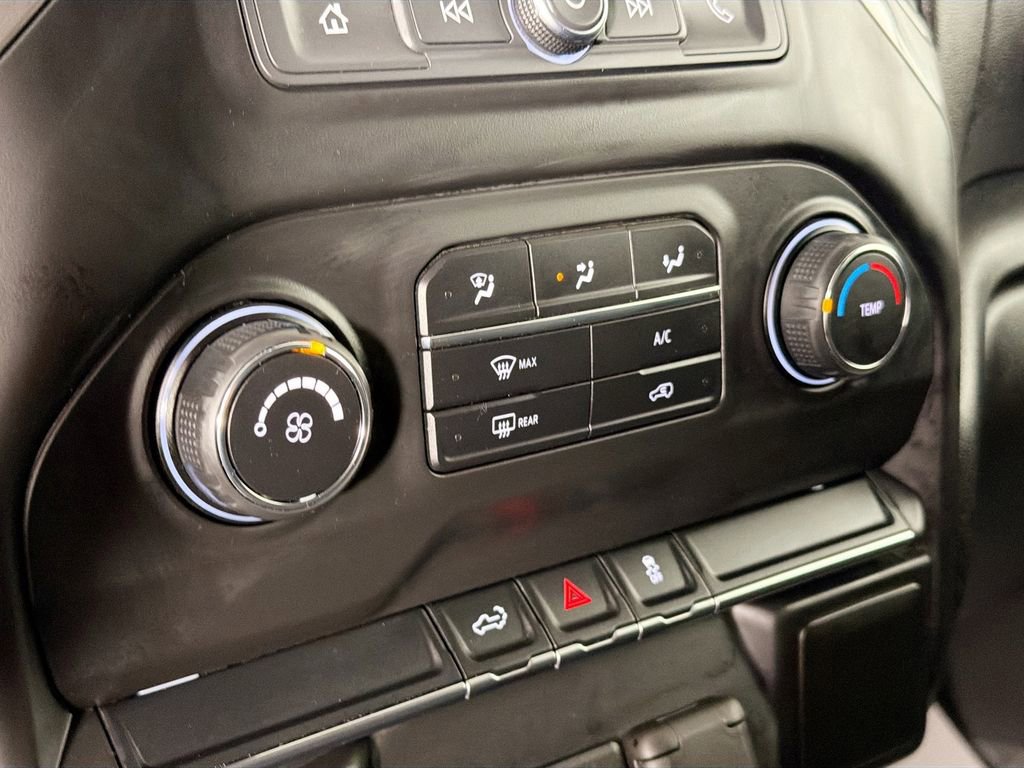 Used 2020 Chevrolet Silverado 1500 Custom w/ Custom Convenience Package AWD/4WD image 15