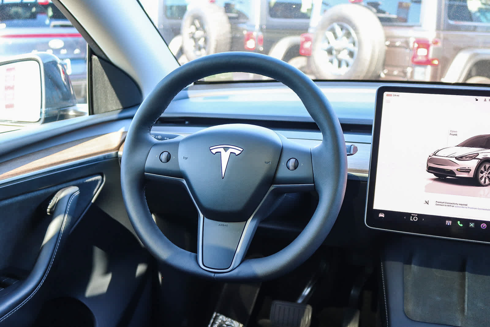 Used 2023 Tesla Model Y 2WD image 13