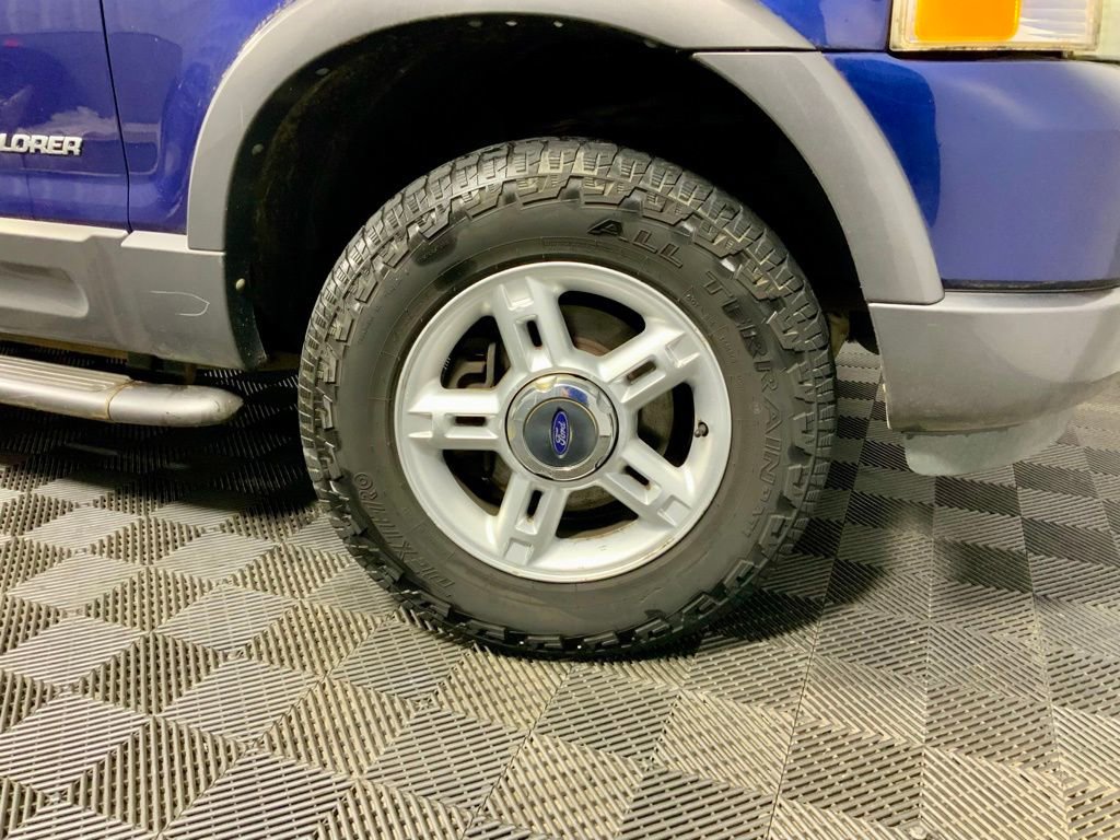 Used 2005 Ford Explorer XLT AWD/4WD image 23