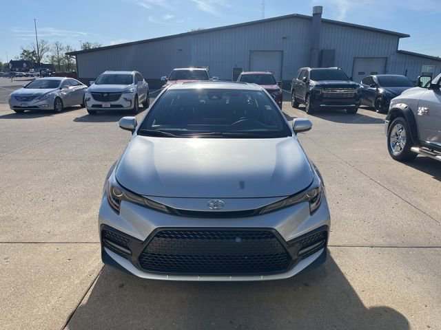 Used 2022 Toyota Corolla SE w/ SE Premium Package FWD image 2