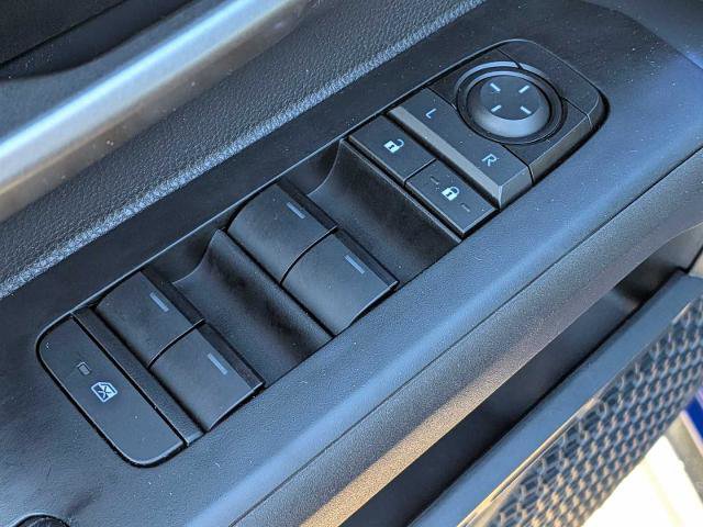 Used 2025 Toyota Tacoma TRD Sport w/ TRD Sport Premium Package image 18