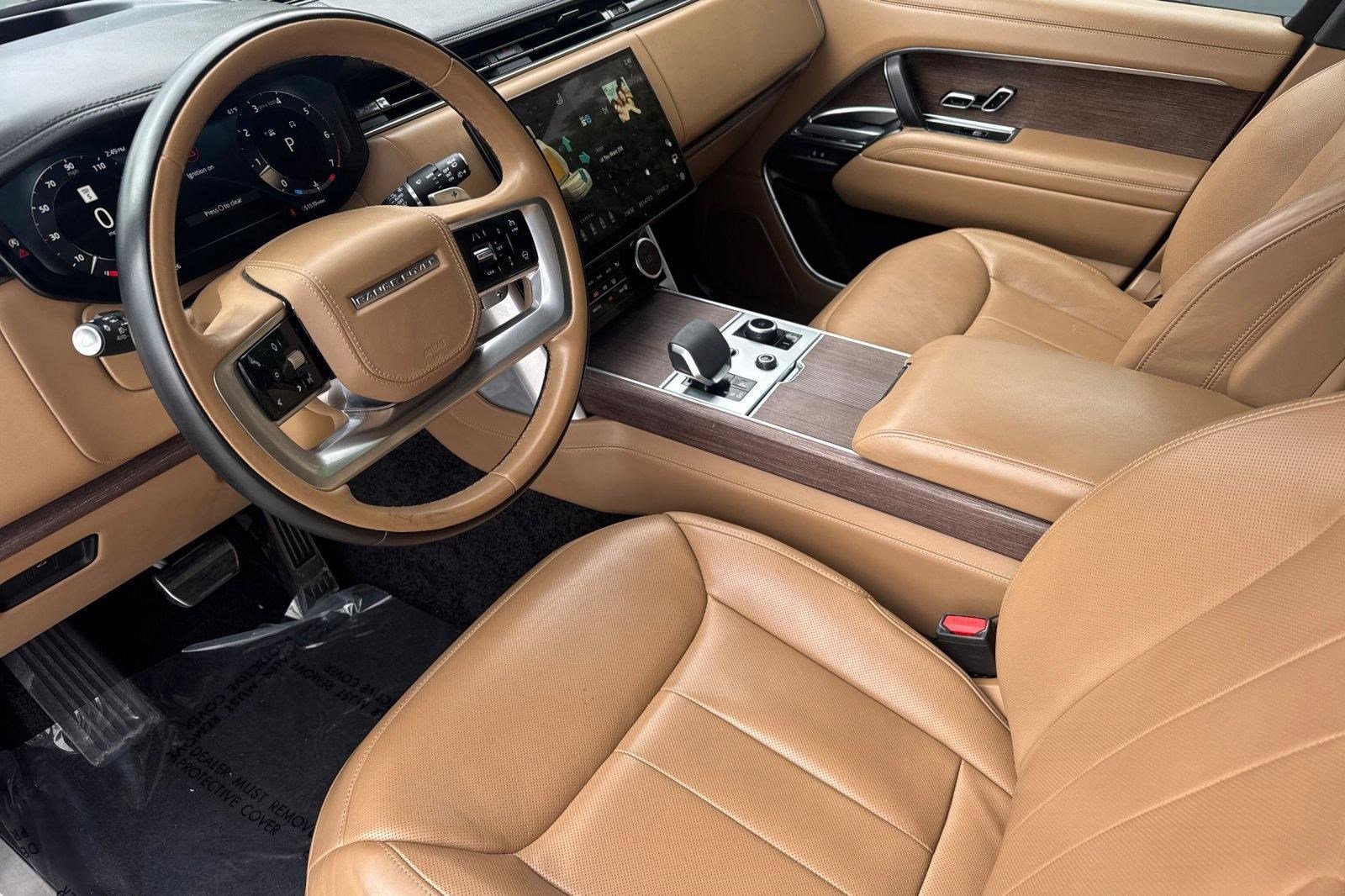 Used 2023 Land Rover Range Rover Long Wheelbase Autobiography image 4