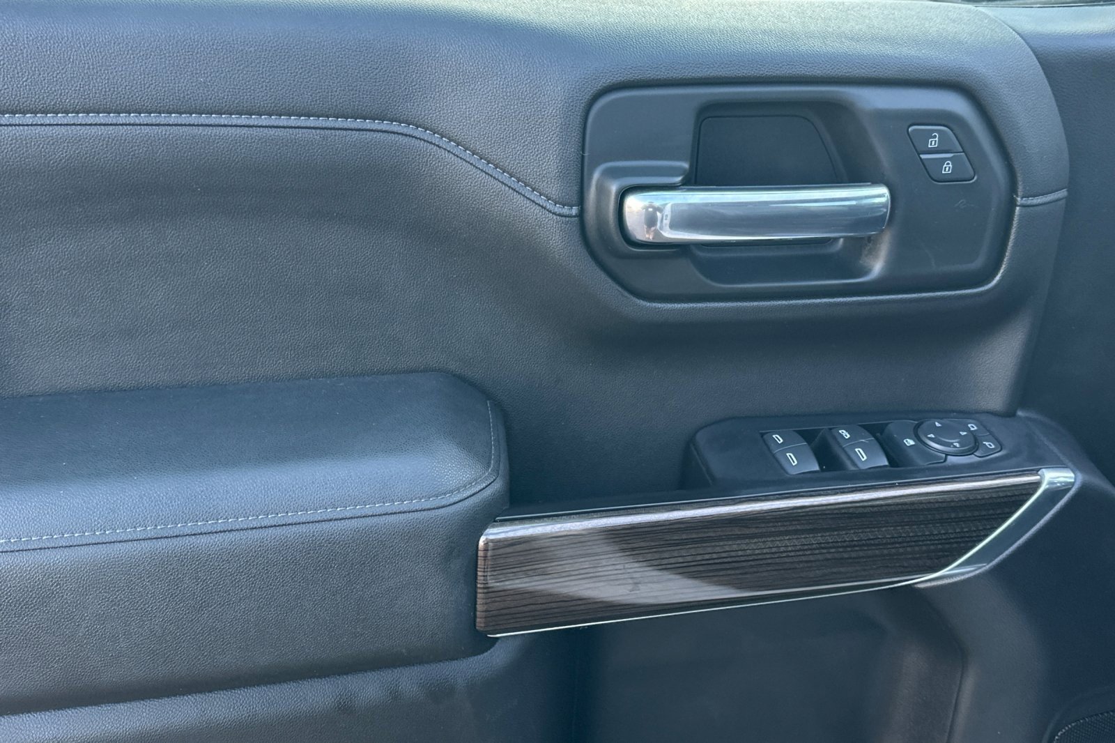 Used 2019 Chevrolet Silverado 1500 RST w/ All-Star Edition image 11