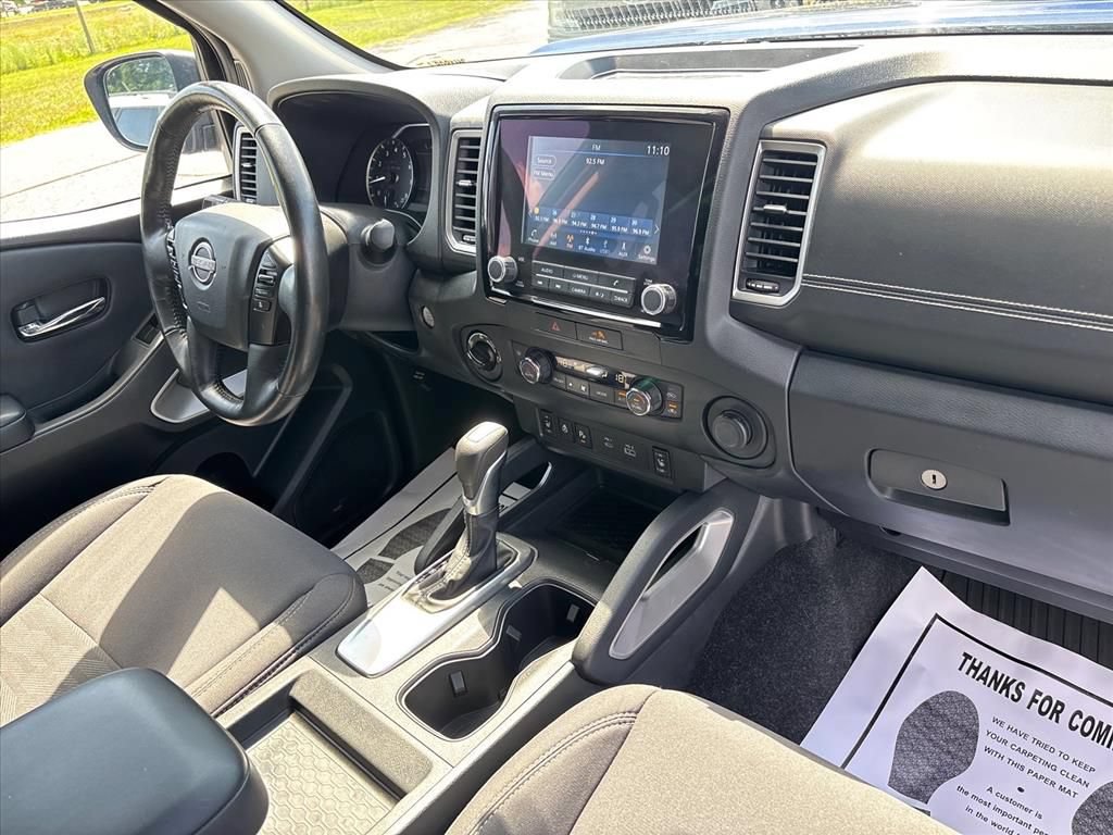 Used 2022 Nissan Frontier SV AWD/4WD image 12