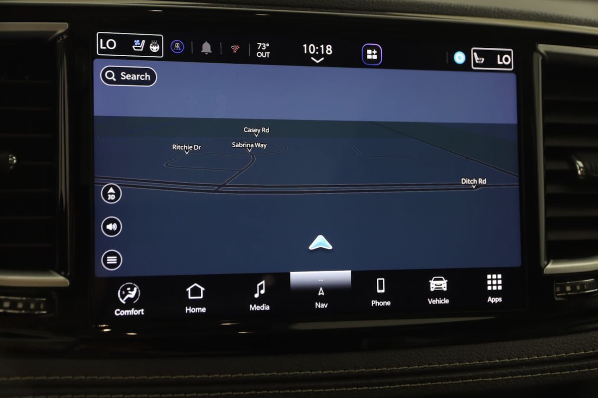 Used 2021 Chrysler Pacifica Limited AWD/4WD image 9