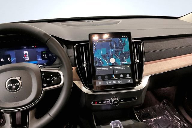 New 2026 Volvo XC90 T8 Plus w/ Protection Package Premier image 7