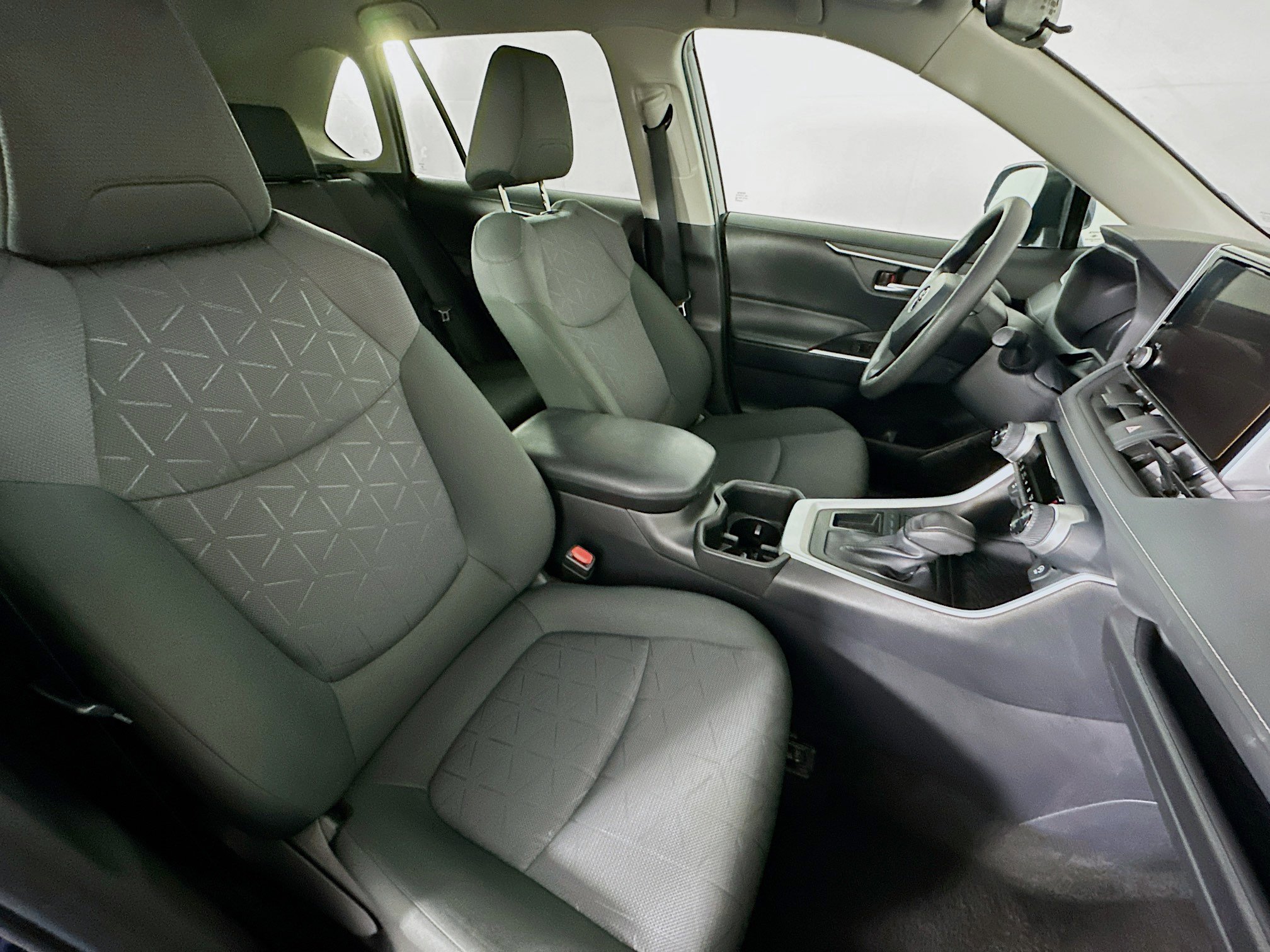 Used 2024 Toyota RAV4 XLE image 31